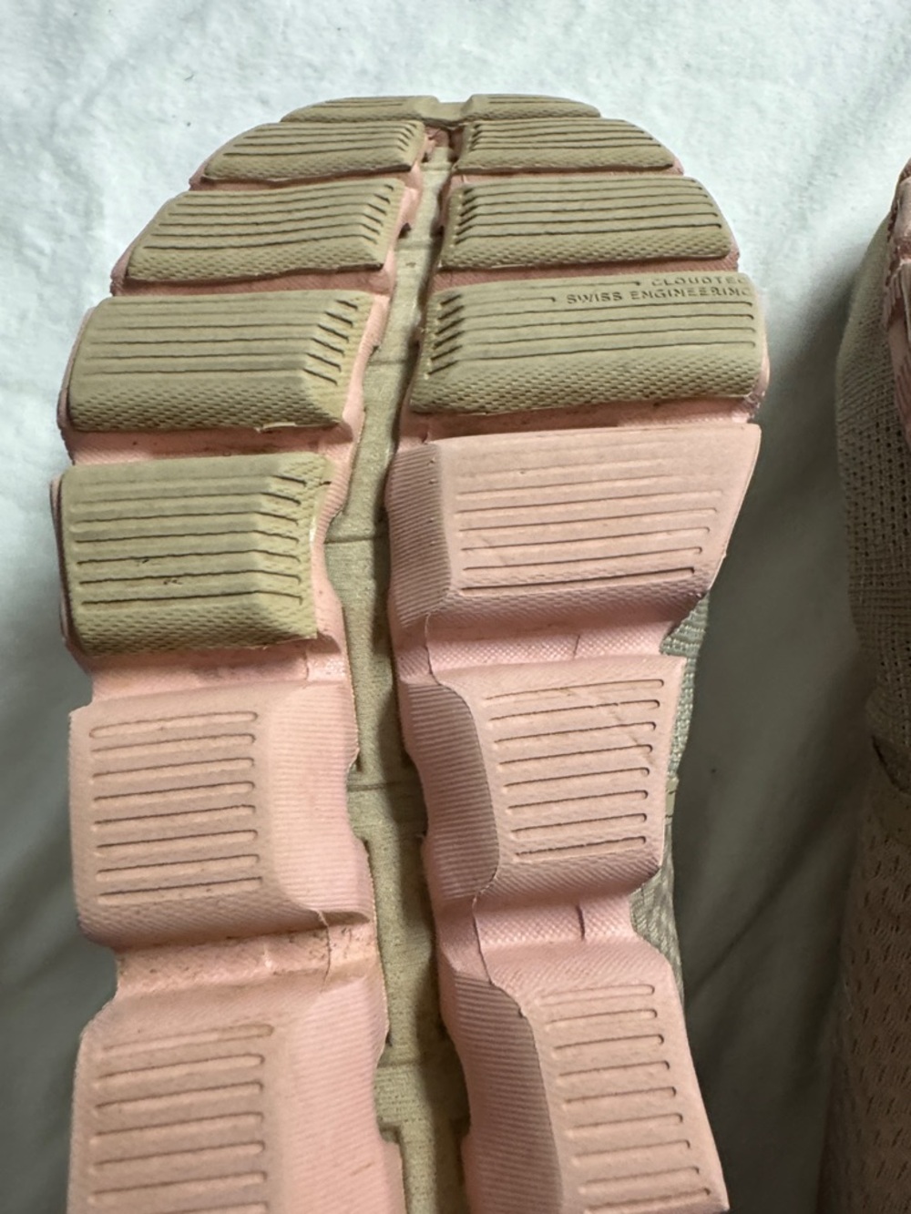On Cloud X Women's Athletic Shoes sand/rose size 10.5 - Picture 10 of 13